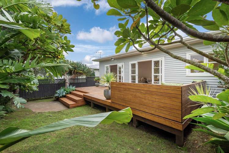 7 Knight Avenue Mt Albert_11