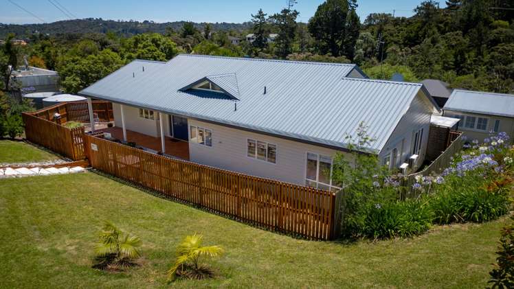 32 Bernard Magnus Lane Greenhithe_1