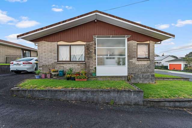 111 + 111A Hine Street New Plymouth_4