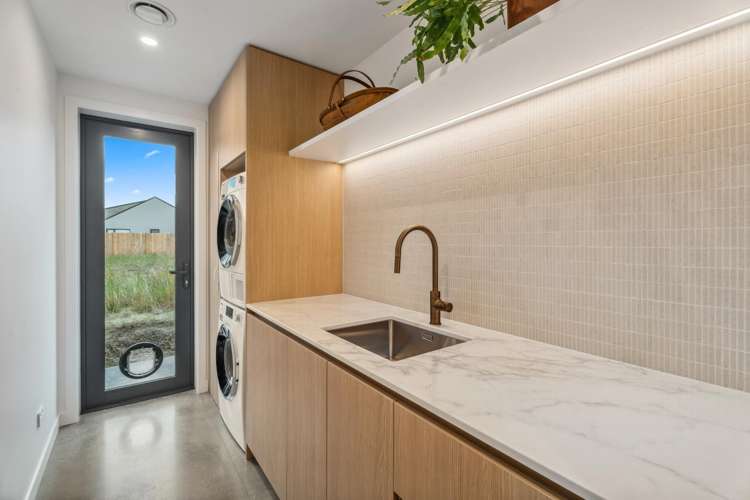 1 Walsh Street Albert Town_15