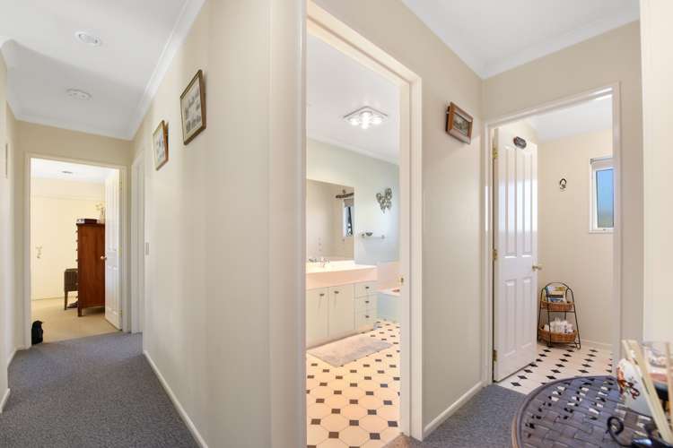 22 Hollybush Drive Brightwater_16