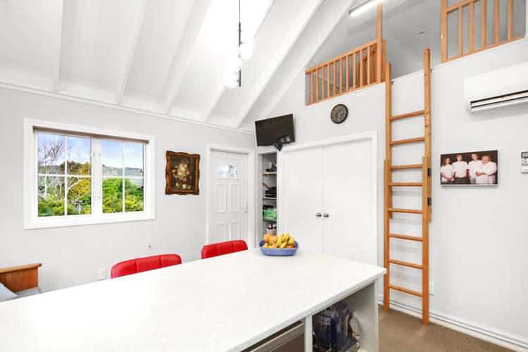 74 Kiwi Crescent Tawa_5