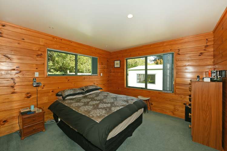 2 Hillside Drive Maoribank_10