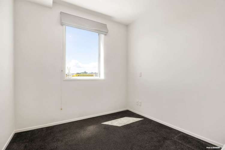 209/1B Soljak Place Mt Albert_11
