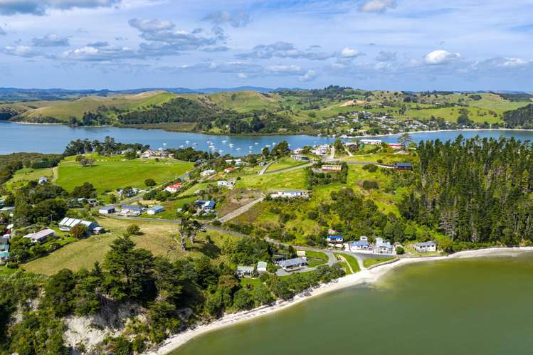 6 Emay Crescent Pahi_10