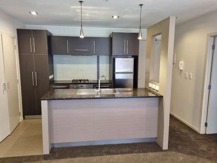 101/4 Wagener Place 1727_1