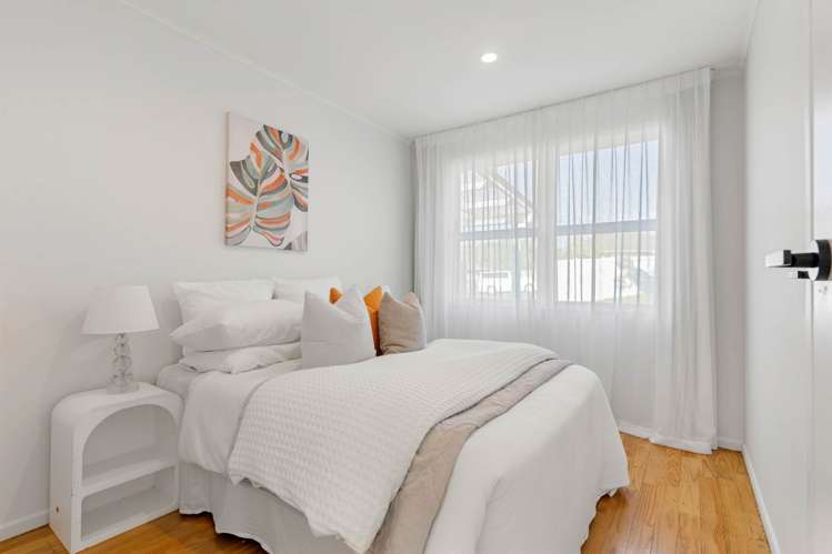 8 Surat Place Glen Eden_11