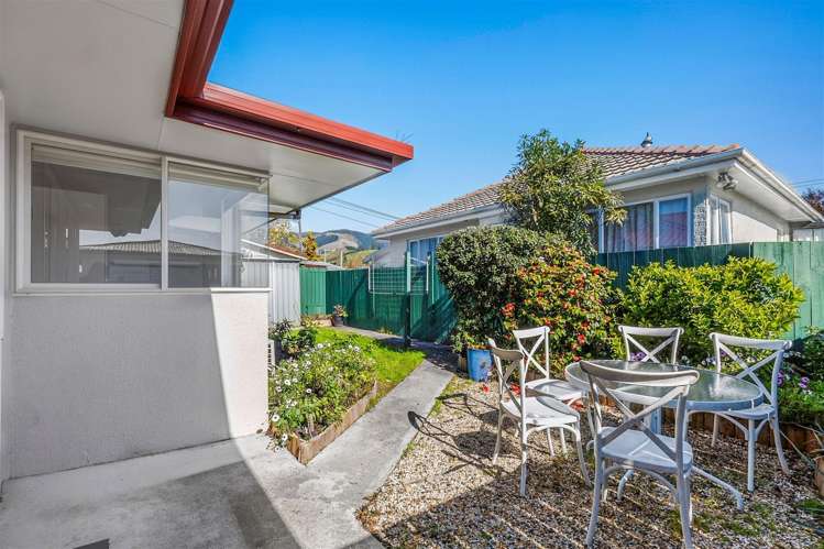 2/9 Marsden Road Stoke_8