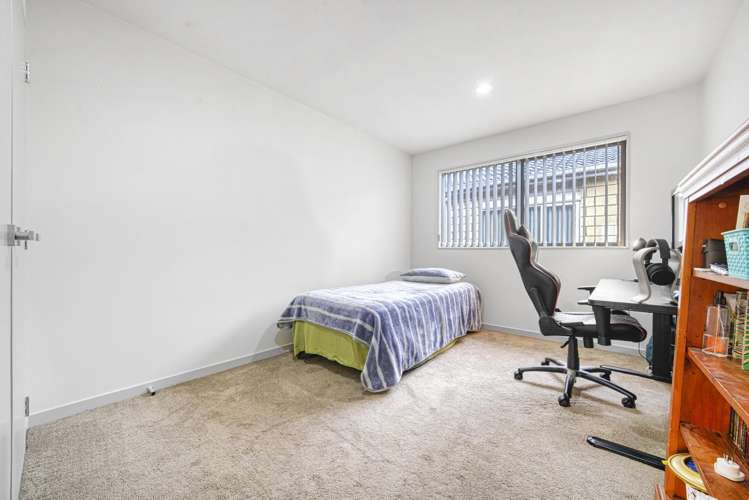 8 Moville Drive Flat Bush_11
