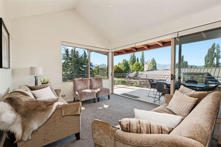 14 Morrows Mead Wanaka_3