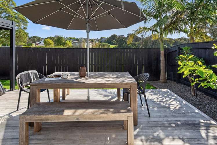 8C Jern Place Eastern Beach_32