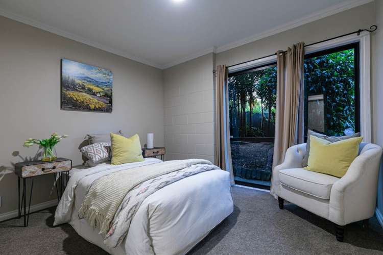 3 Oakford Park Crescent Greenhithe_17