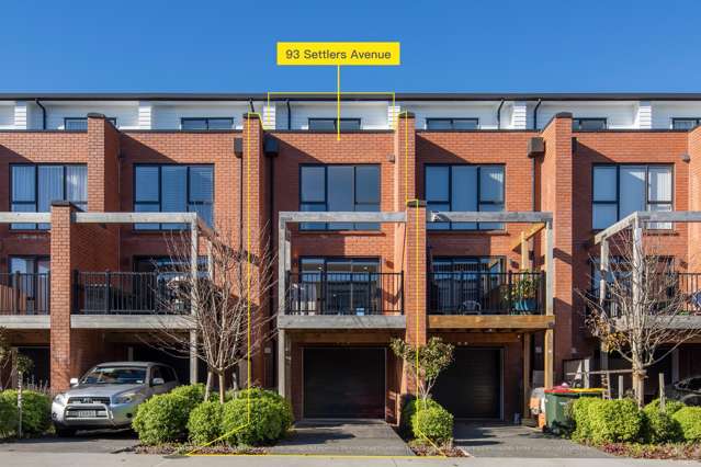 Contemporary Freehold Living in Hobsonville