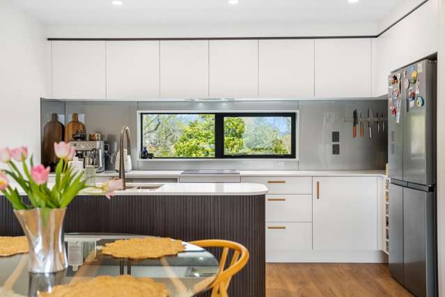 Contemporary Living Across 3 Light Filled Levels