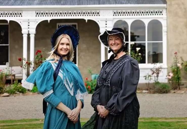 Barfoot & Thompson agent Jason Tabrum hurls lightning bolts and fancy spells at his colleague Luke Jupp in front of a Franklin lifestyle property they were selling. Photo / Supplied