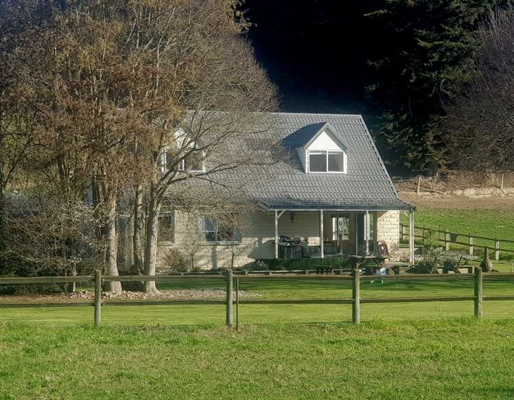 17 Esk Bank Road Otaio_2