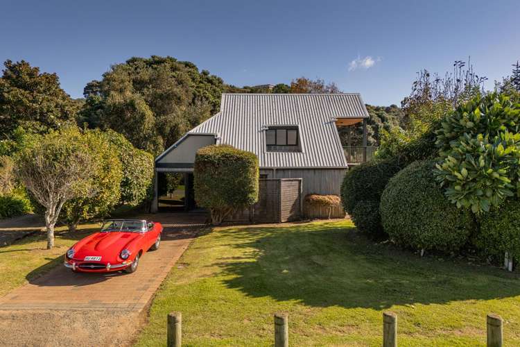 28 Hahei Beach Road_0