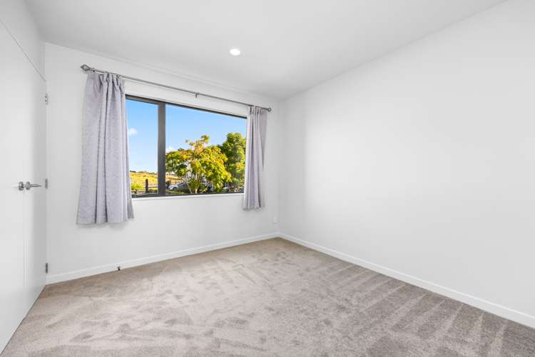 2 Lords Way Silverdale_13