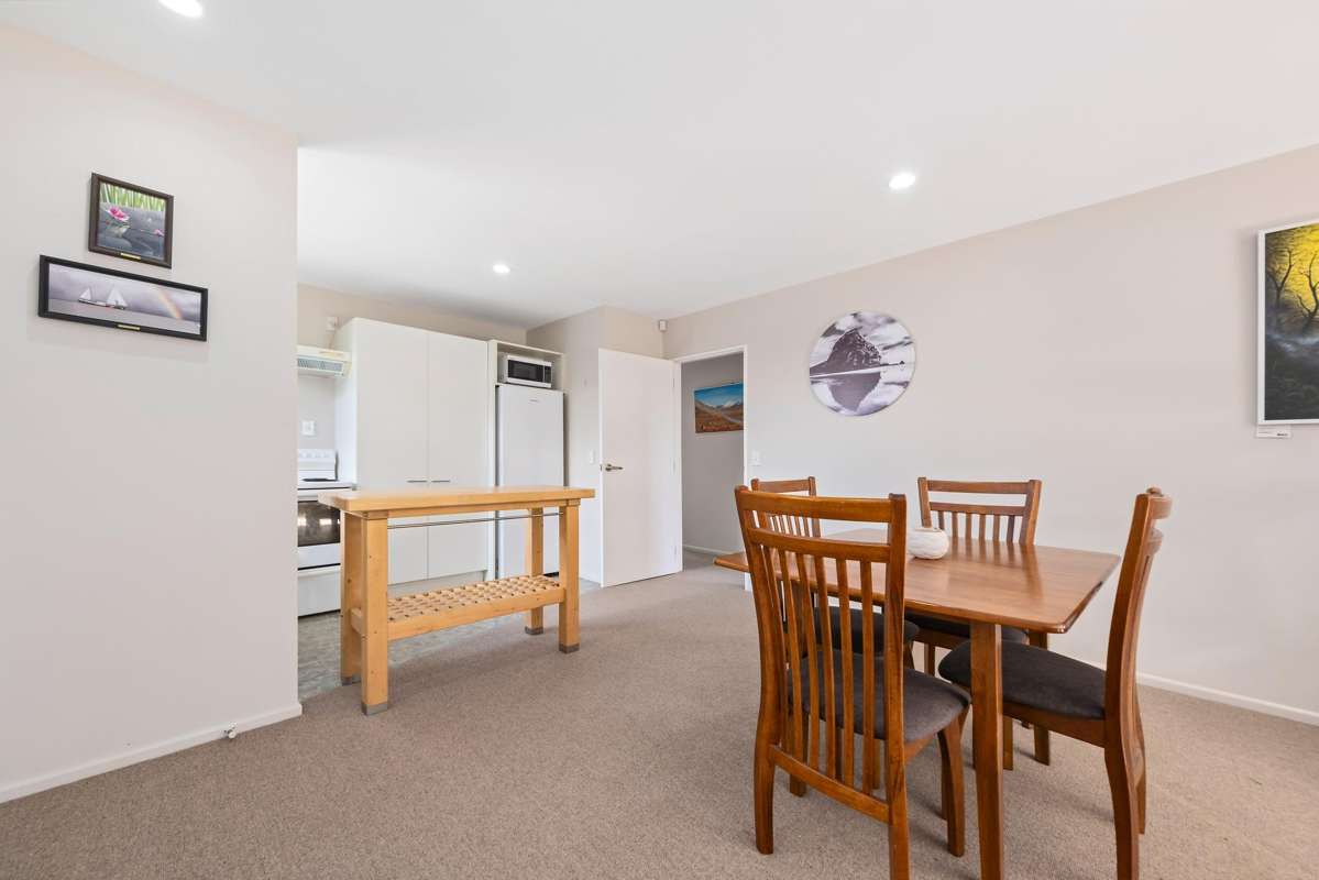 2/20 Braddon Street_2