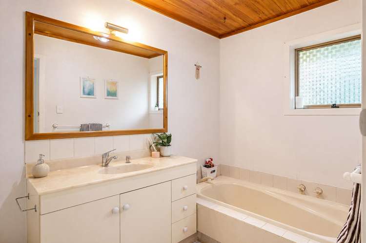 15 Salmond Place Dinsdale_28