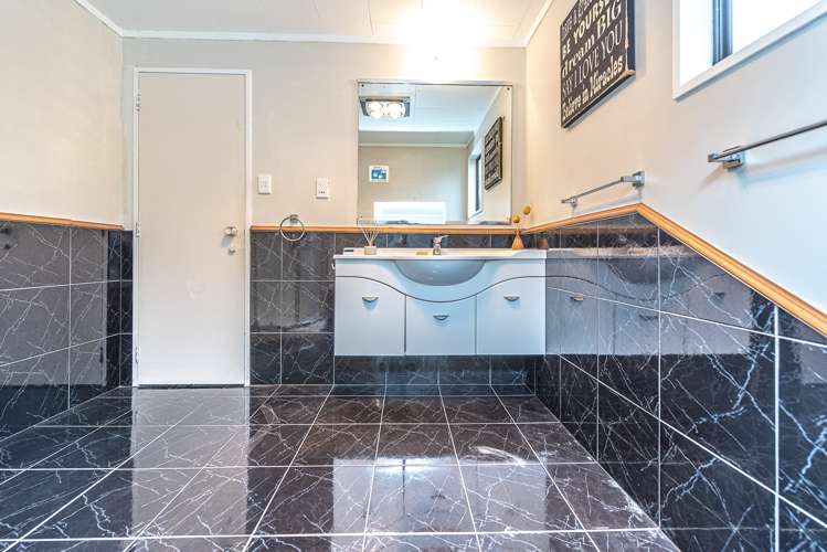 8 Ash Place Aramoho_10