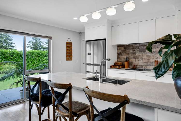 3 Condor Crescent Bell Block_12