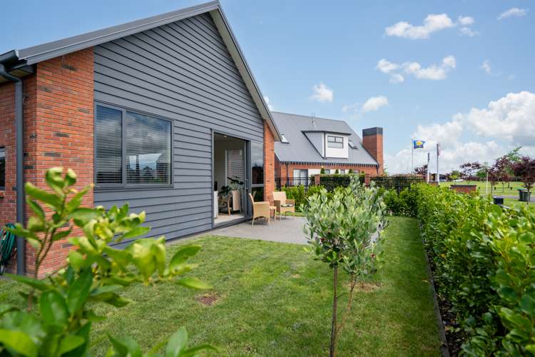 10 Garland Lane Leamington_16