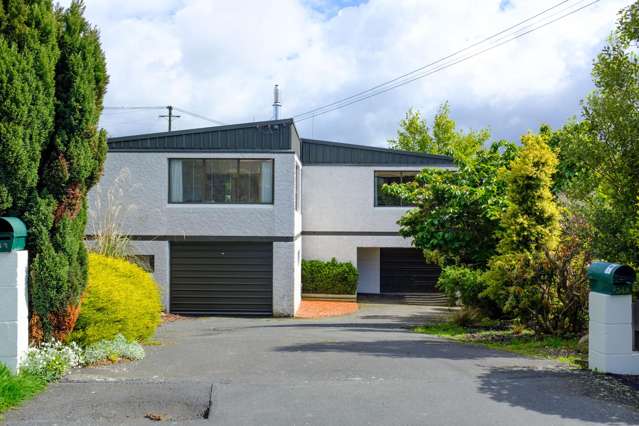 Sunny mid-century townhouse with harbour views