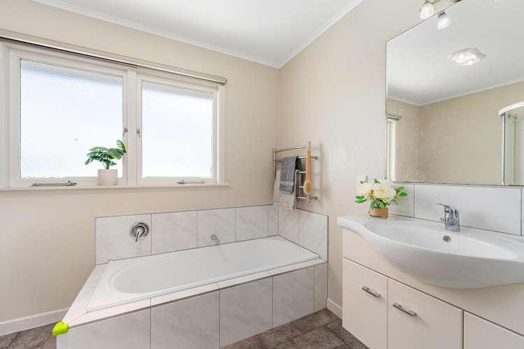 2 Squires Place Awapuni_17