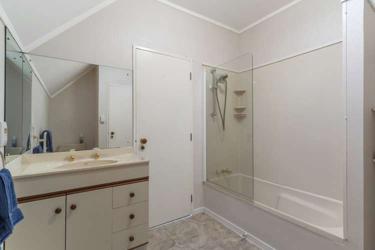 2/13a Eban Avenue Hillcrest_17