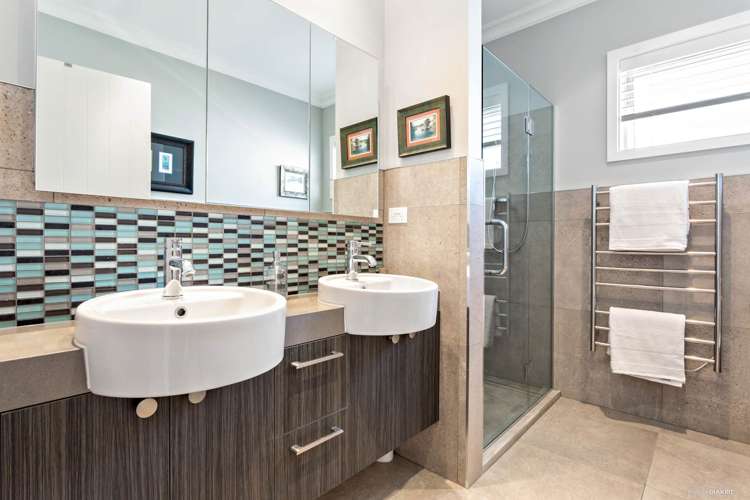 10 Tuangi Street Long Bay_12