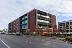 Leasing begins at new premium workplace