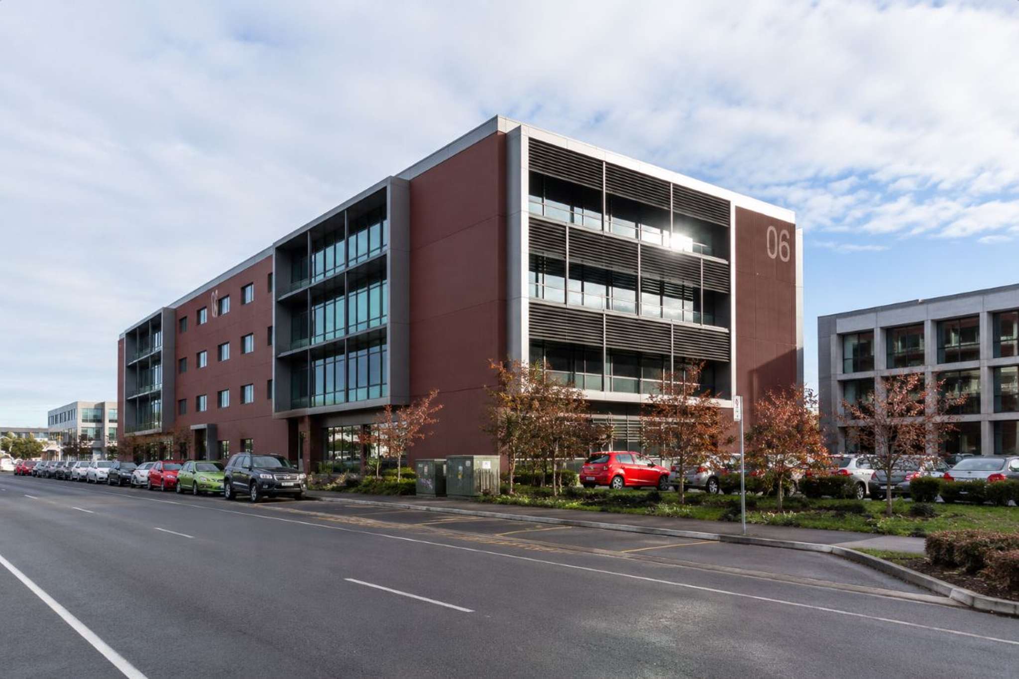 Leasing begins at new premium workplace