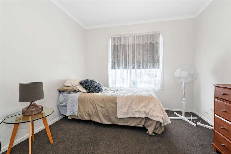 63 Chiefs Court Hamilton East_11