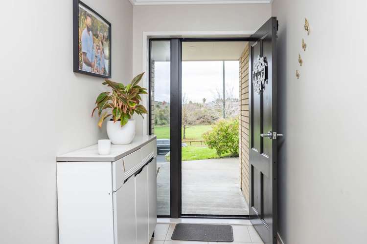 54 Farnborough Drive Nawton_2