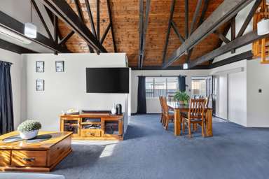 12 Manuka Street_1