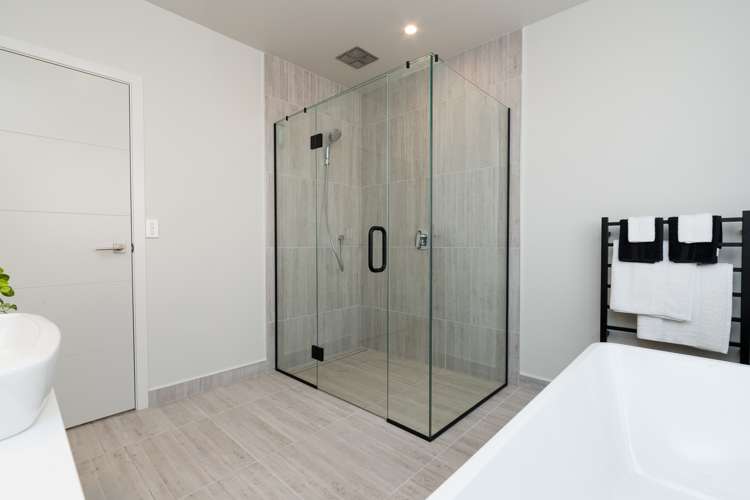 156 Pacific Drive Fitzherbert_17