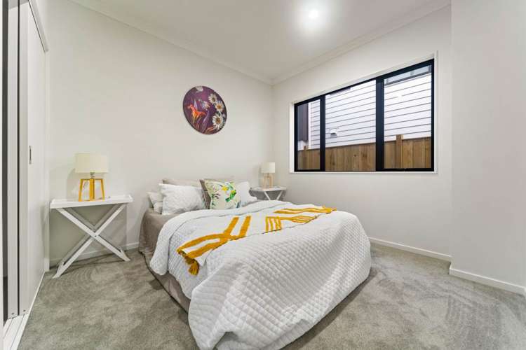1 Woodacre Street Flat Bush_19