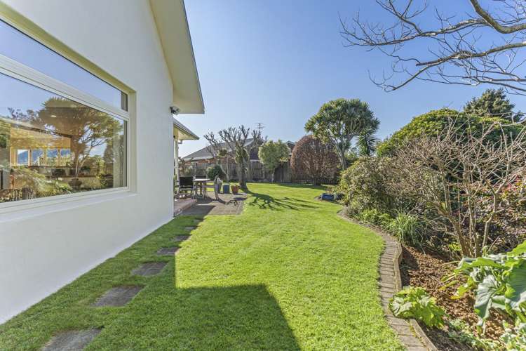 3 Waiwera Place Merrilands_19