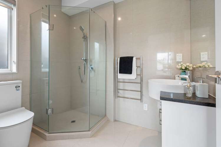 5 Iwinuku Crescent Wattle Downs_26