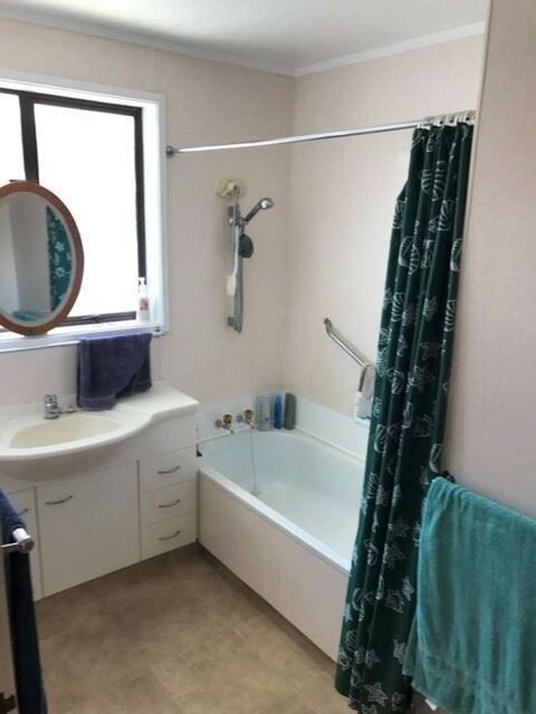 11unit Albert Street Paeroa_14