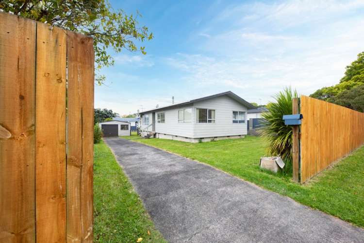 5 John F Kennedy Place Glen Eden_1