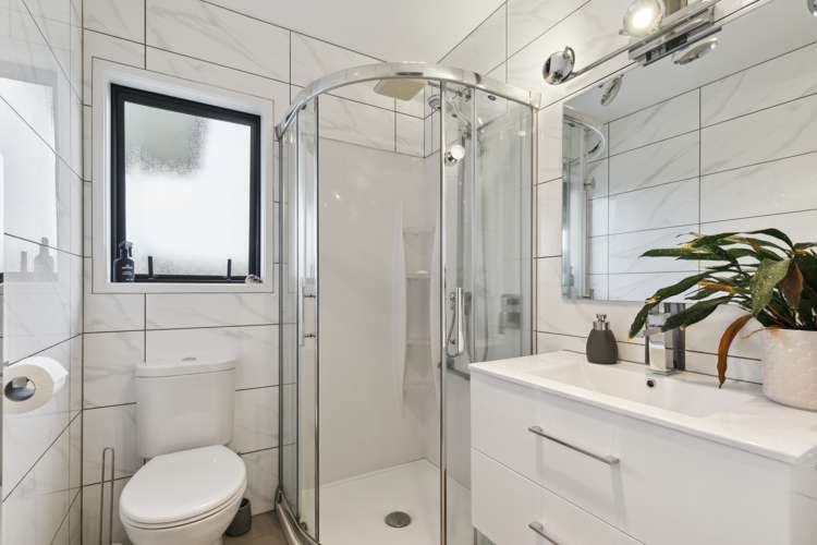 32 Mervyn Kemp Drive Tawa_10