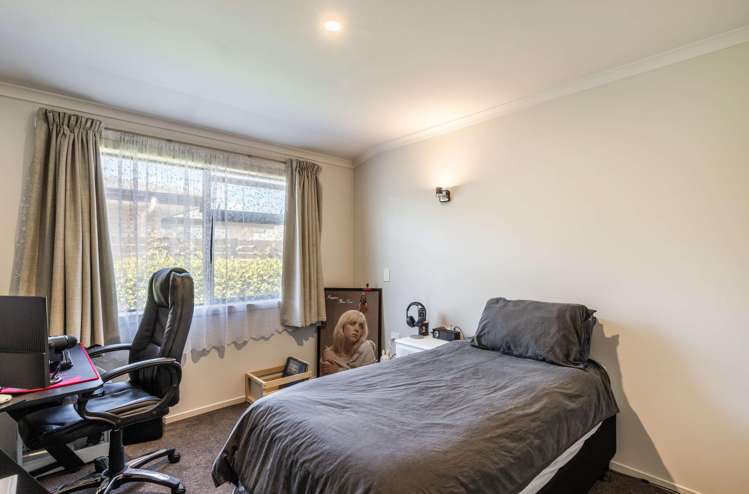 35 Noumea Drive Rangatira Park_10