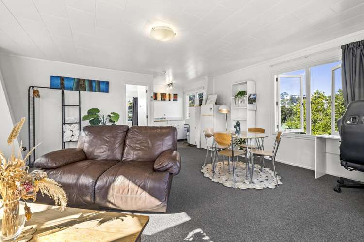 3 Violet Street Raglan_16