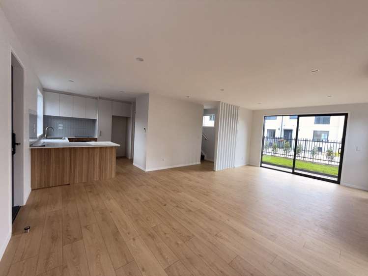8/1 Scott Road 10695_16