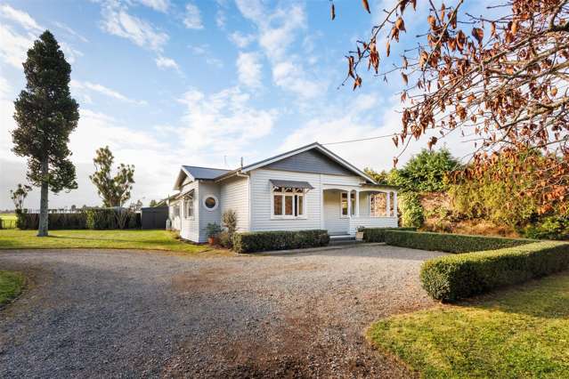 TEAM LEWIS - BELOVED COUNTRY HOME ON 5777 M2