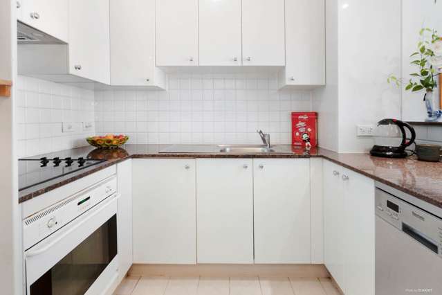 2006/8 Albert Street Auckland Central_4