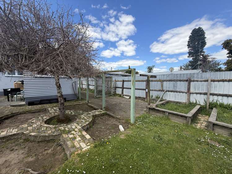 11 Masefield Drive Enderley_15