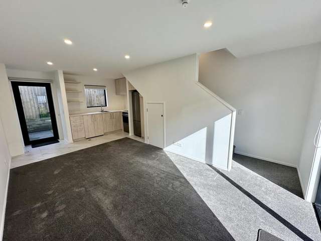 8/170 Don Buck Road Massey_3